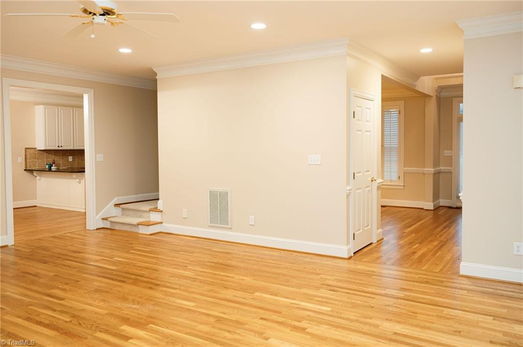 6104 Morganshire Drive Property Photo 8