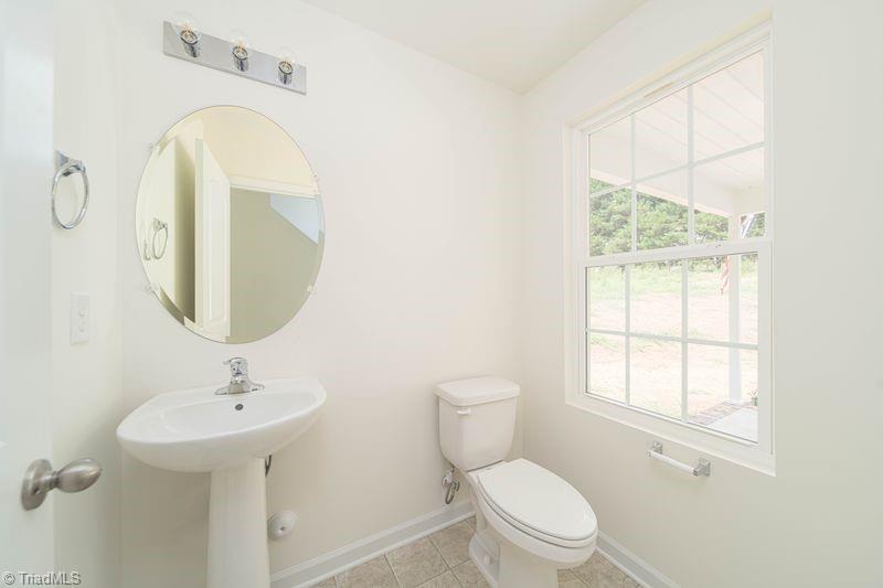 6055 Stanleyville Drive Property Photo 3