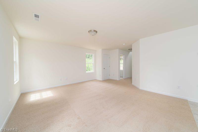 6055 Stanleyville Drive Property Photo 5