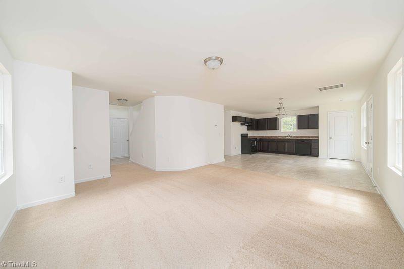 6055 Stanleyville Drive Property Photo 6