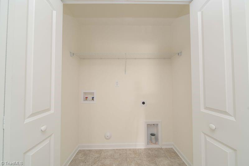 6055 Stanleyville Drive Property Photo 9