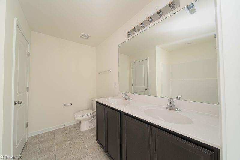 6055 Stanleyville Drive Property Photo 12