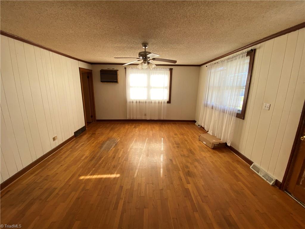 888 Klondike Road Property Photo 3