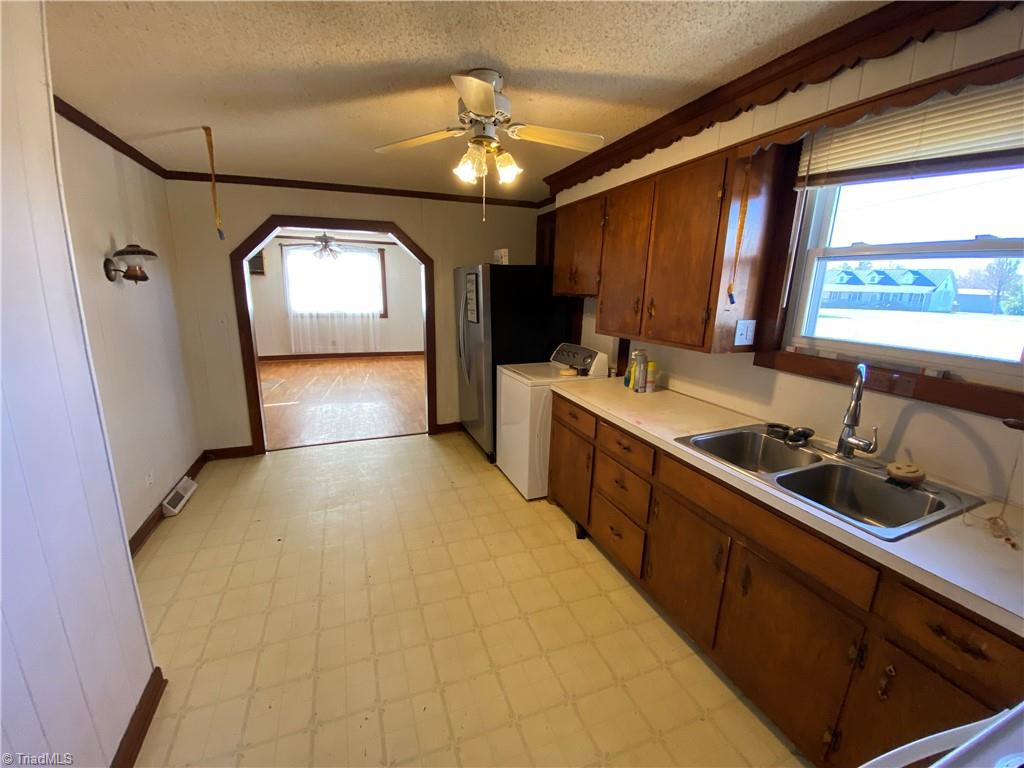 888 Klondike Road Property Photo 9