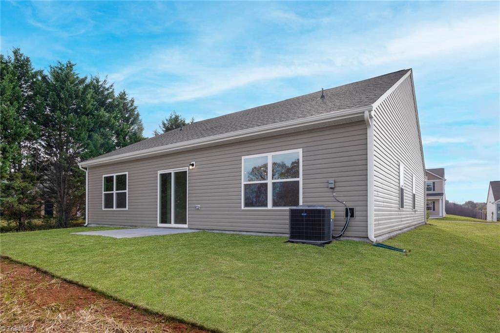 304 Dixieland Court Property Photo 4