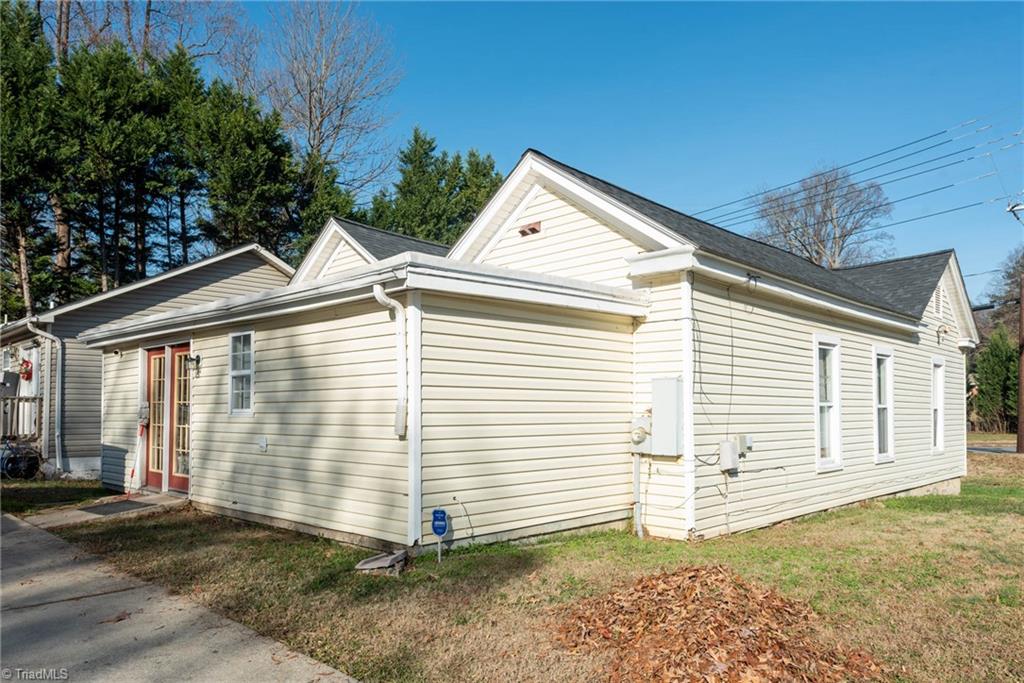 1101 W Wendover Avenue Property Photo 13