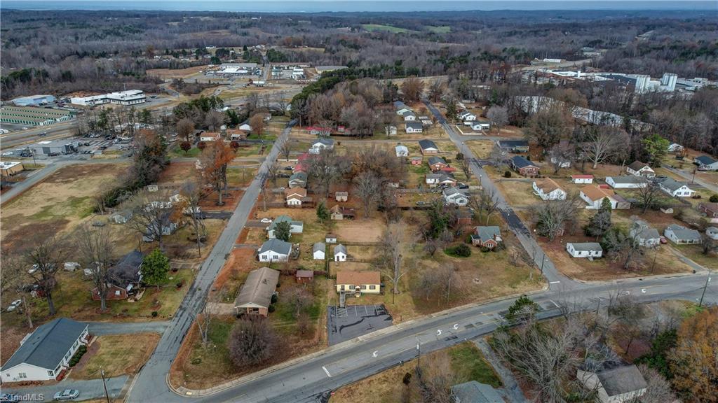 1806 Vance Street Property Photo 6