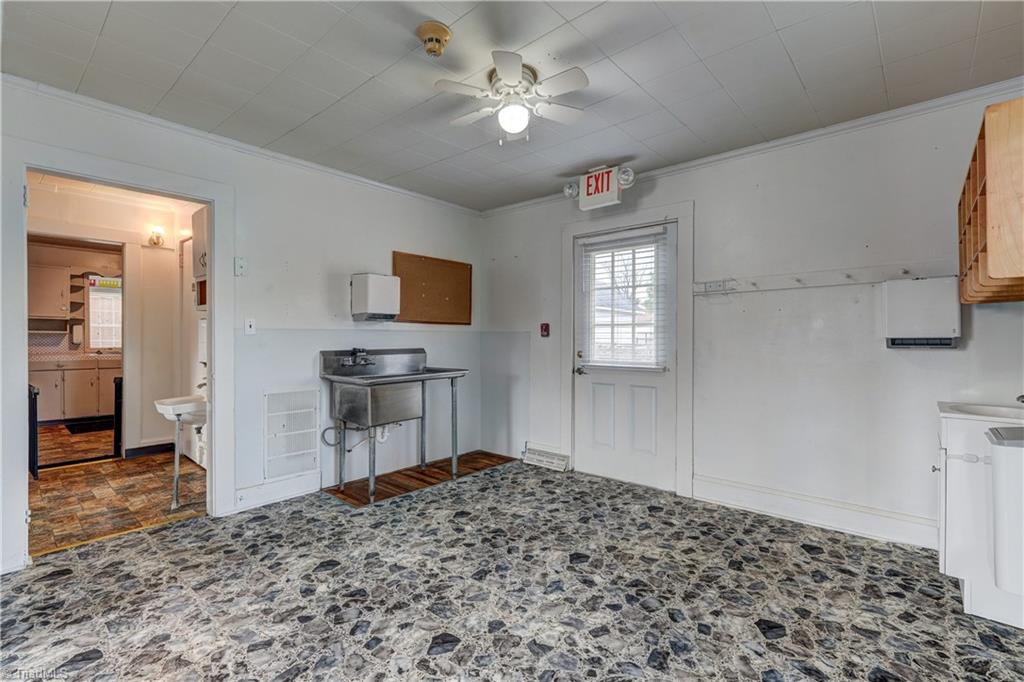 1806 Vance Street Property Photo 15