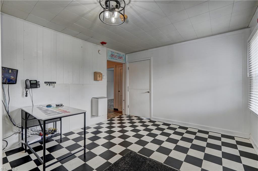 1806 Vance Street Property Photo 20