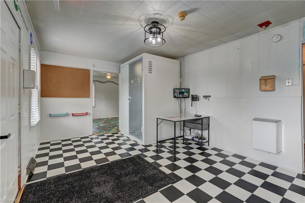 1806 Vance Street Property Photo 22