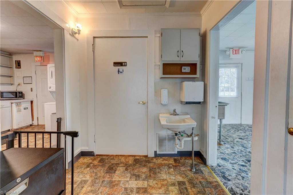 1806 Vance Street Property Photo 23