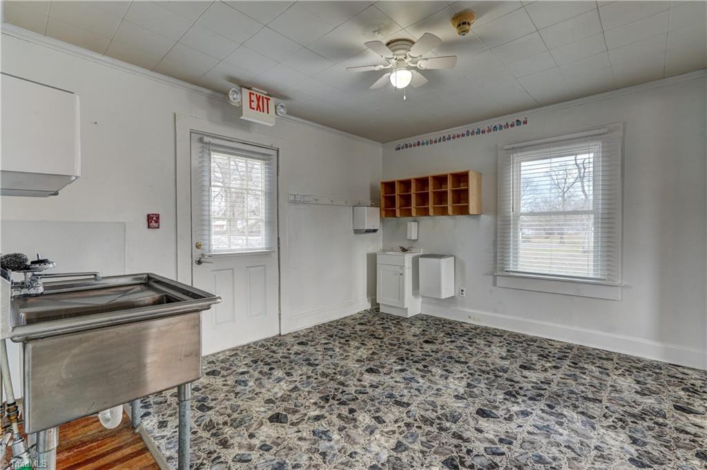 1806 Vance Street Property Photo 25