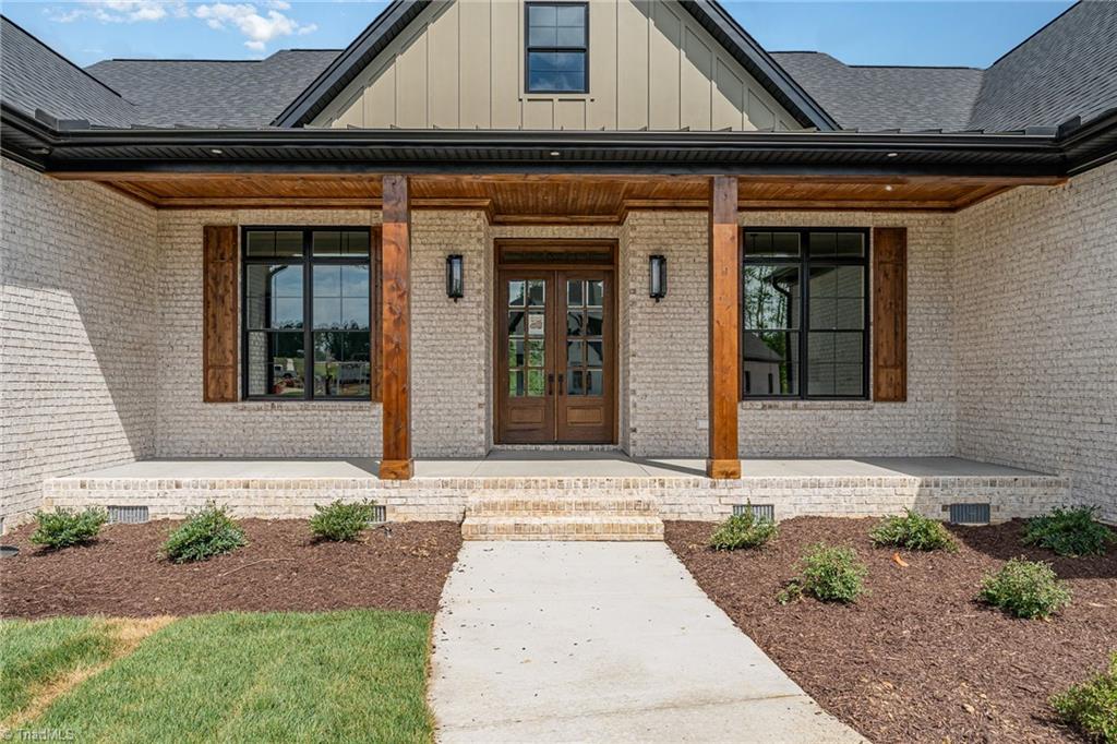 8800 Knoll Creek Court Property Photo 3