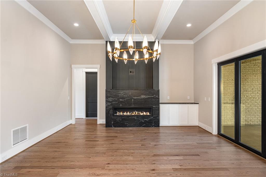 8800 Knoll Creek Court Property Photo 8