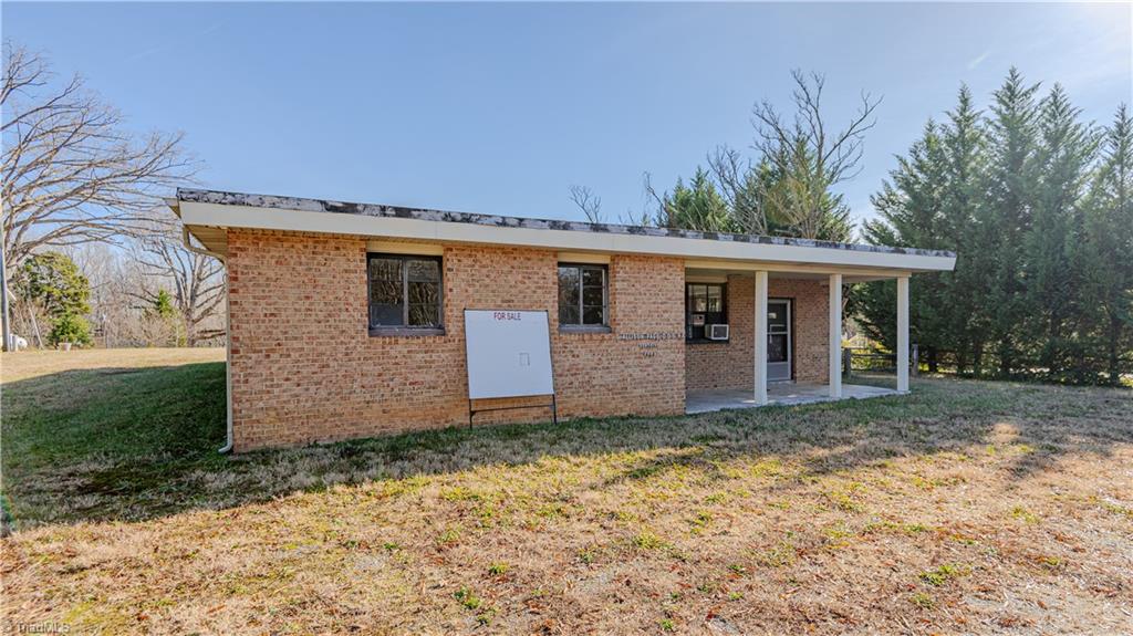 3043 W Us Highway 158 Property Photo 2
