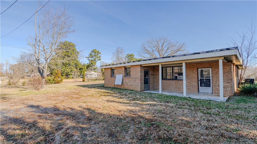 3043 W Us Highway 158 Property Photo 3