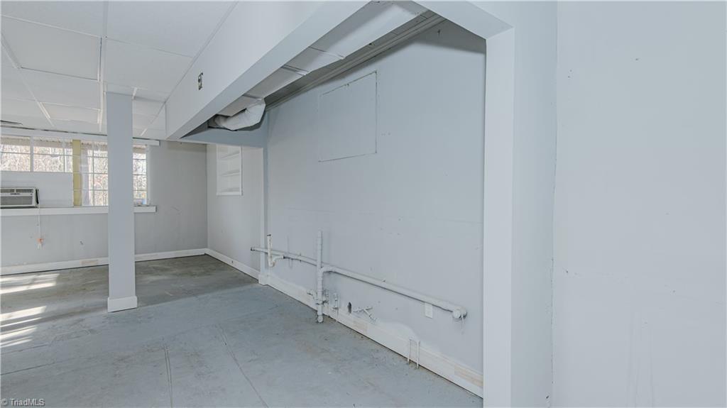 3043 W Us Highway 158 Property Photo 14