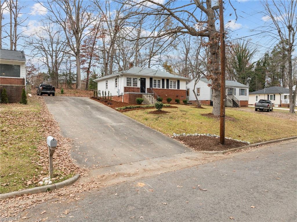 822 Glenwood Road Property Photo 2