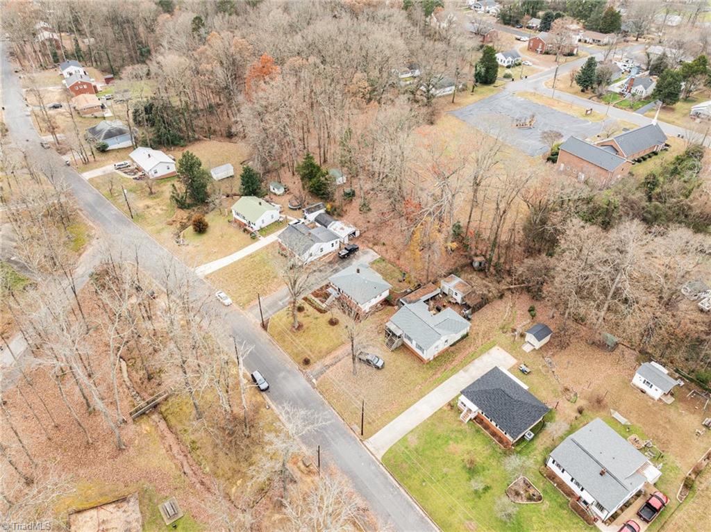 822 Glenwood Road Property Photo 25