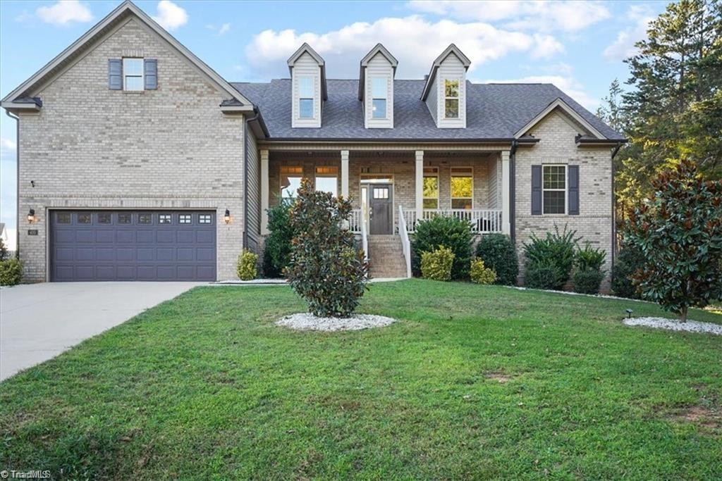400 Lauryn Waverly Way Property Photo 2