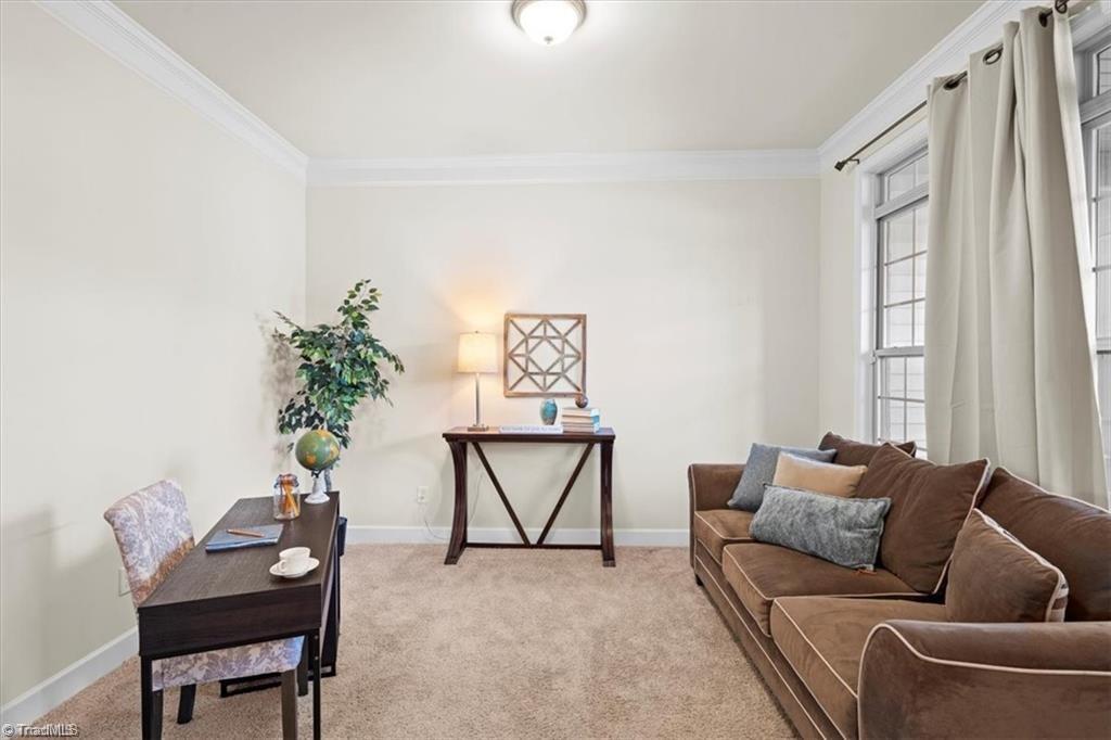 400 Lauryn Waverly Way Property Photo 6