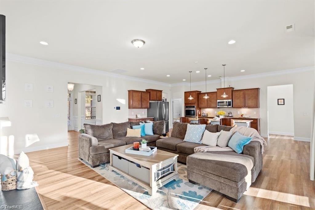 400 Lauryn Waverly Way Property Photo 14
