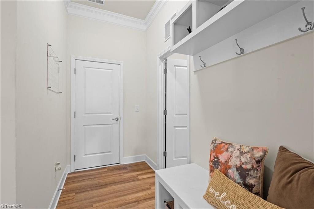 400 Lauryn Waverly Way Property Photo 16