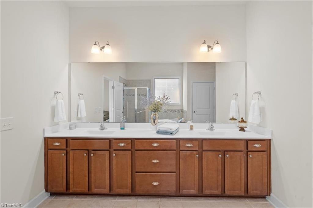 400 Lauryn Waverly Way Property Photo 21