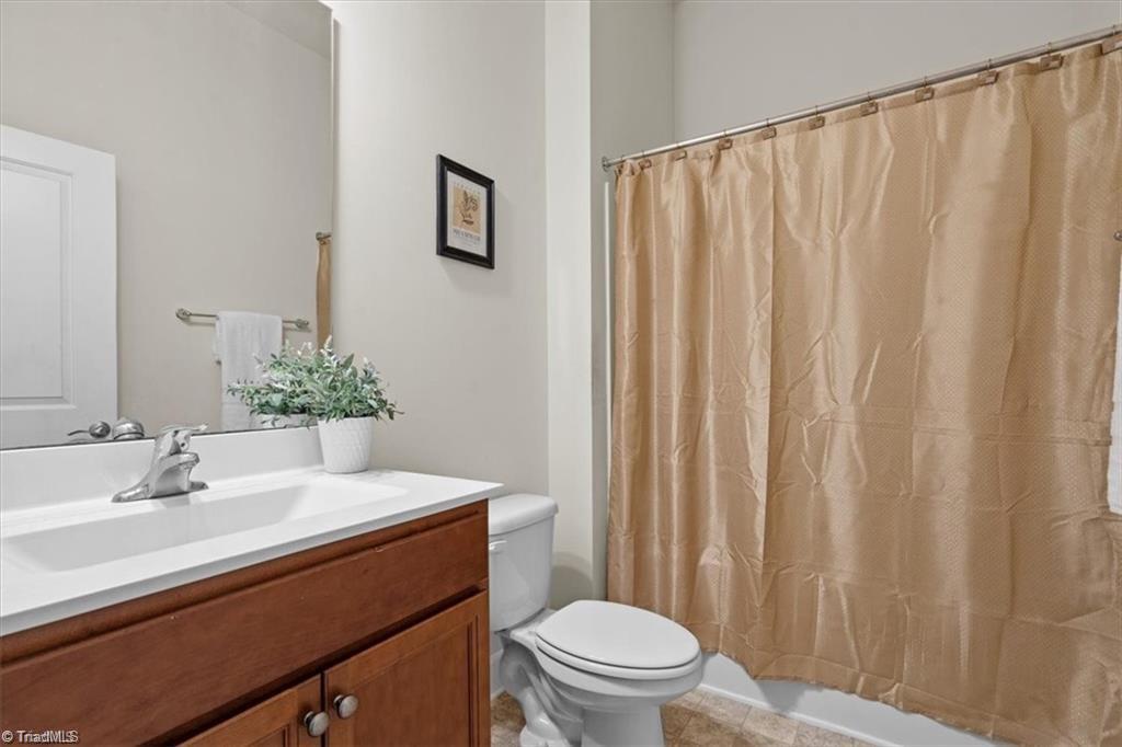 400 Lauryn Waverly Way Property Photo 29
