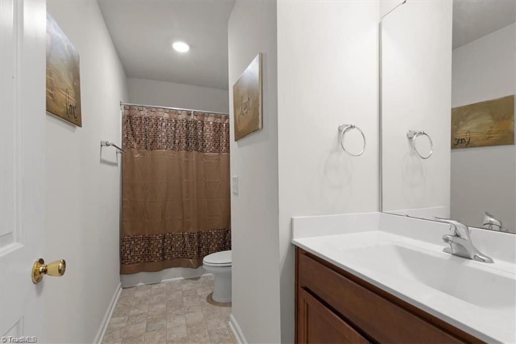400 Lauryn Waverly Way Property Photo 30
