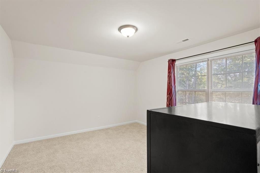 400 Lauryn Waverly Way Property Photo 32