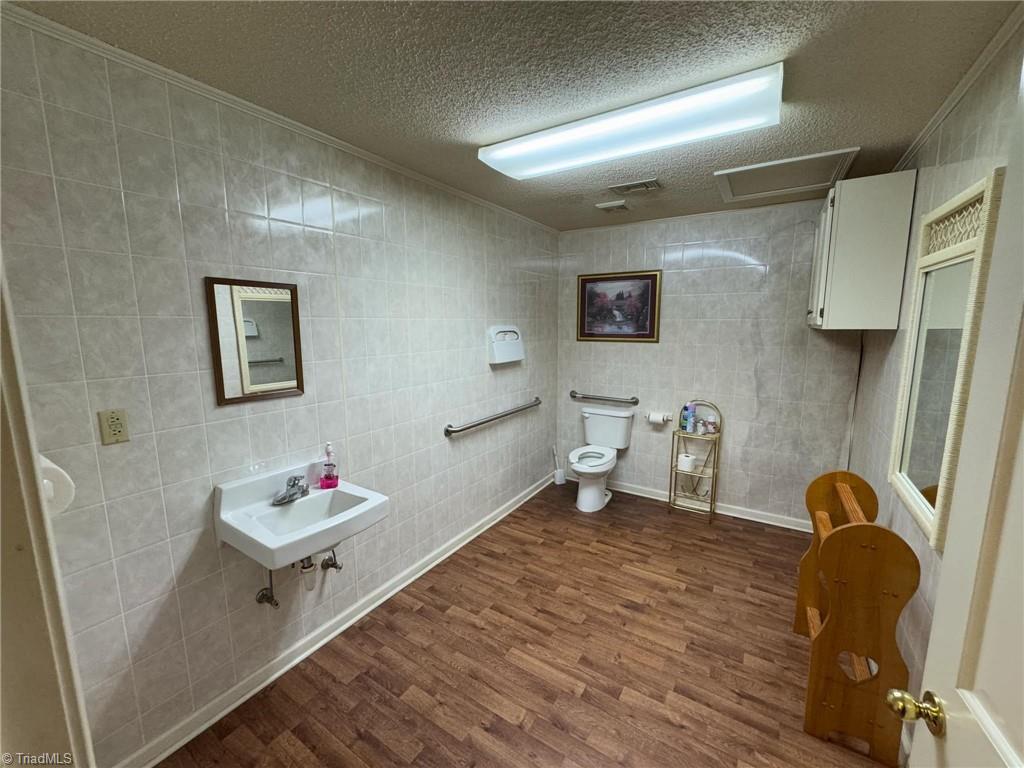 105 Winston Road Property Photo 11