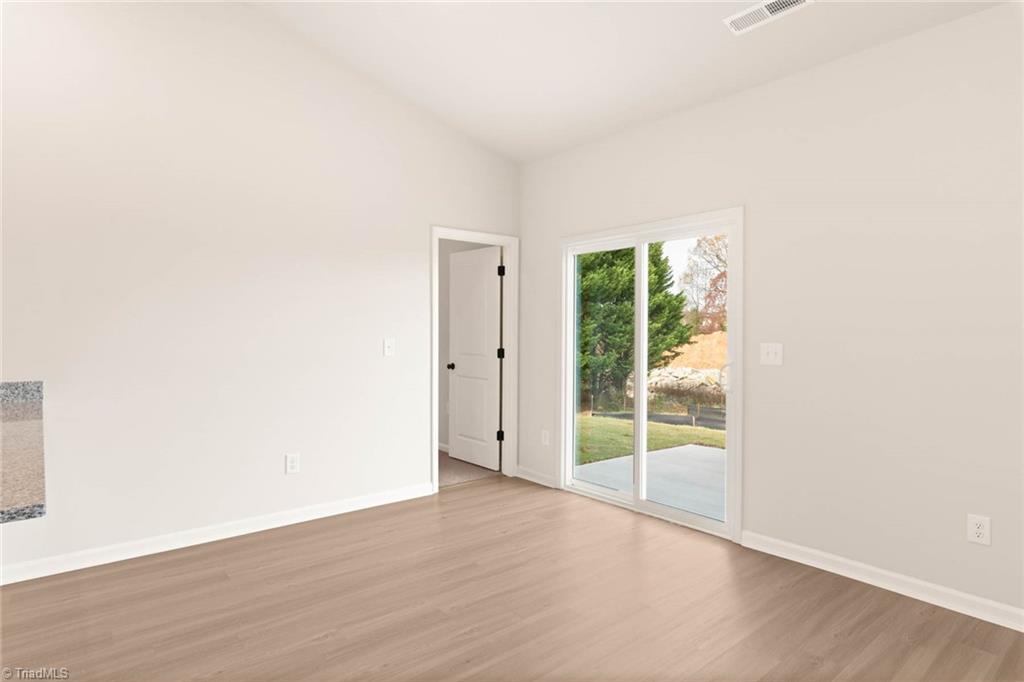 305 Dixieland Court Property Photo 8