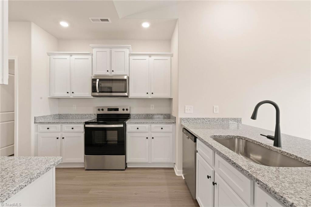 305 Dixieland Court Property Photo 21