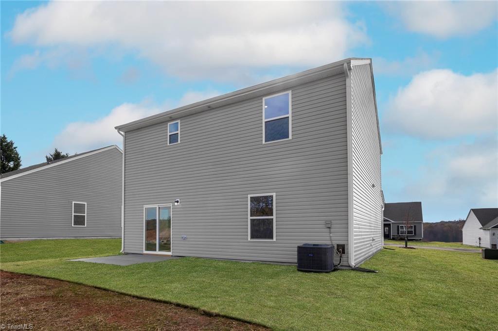 104 Macintosh Drive Property Photo 4