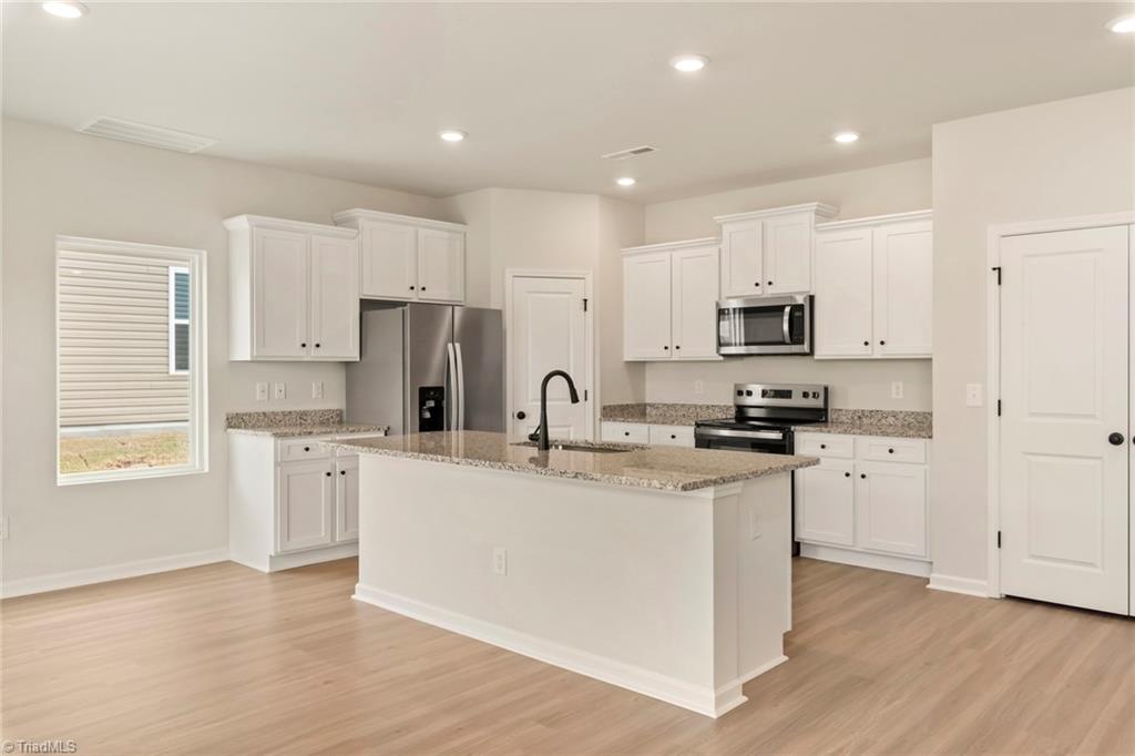 104 Macintosh Drive Property Photo 10
