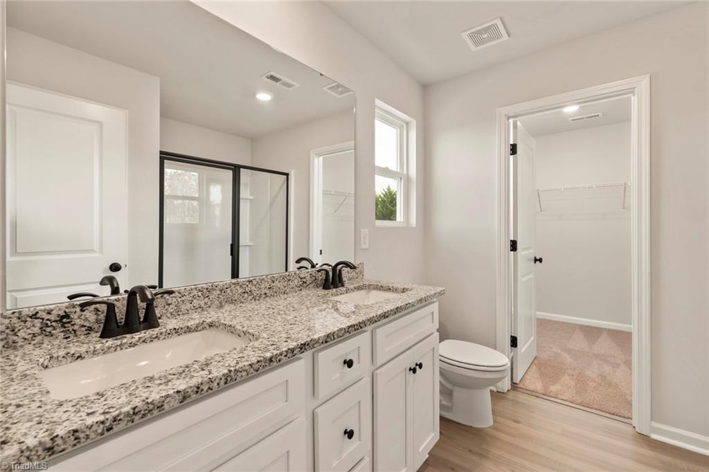 104 Macintosh Drive Property Photo 16