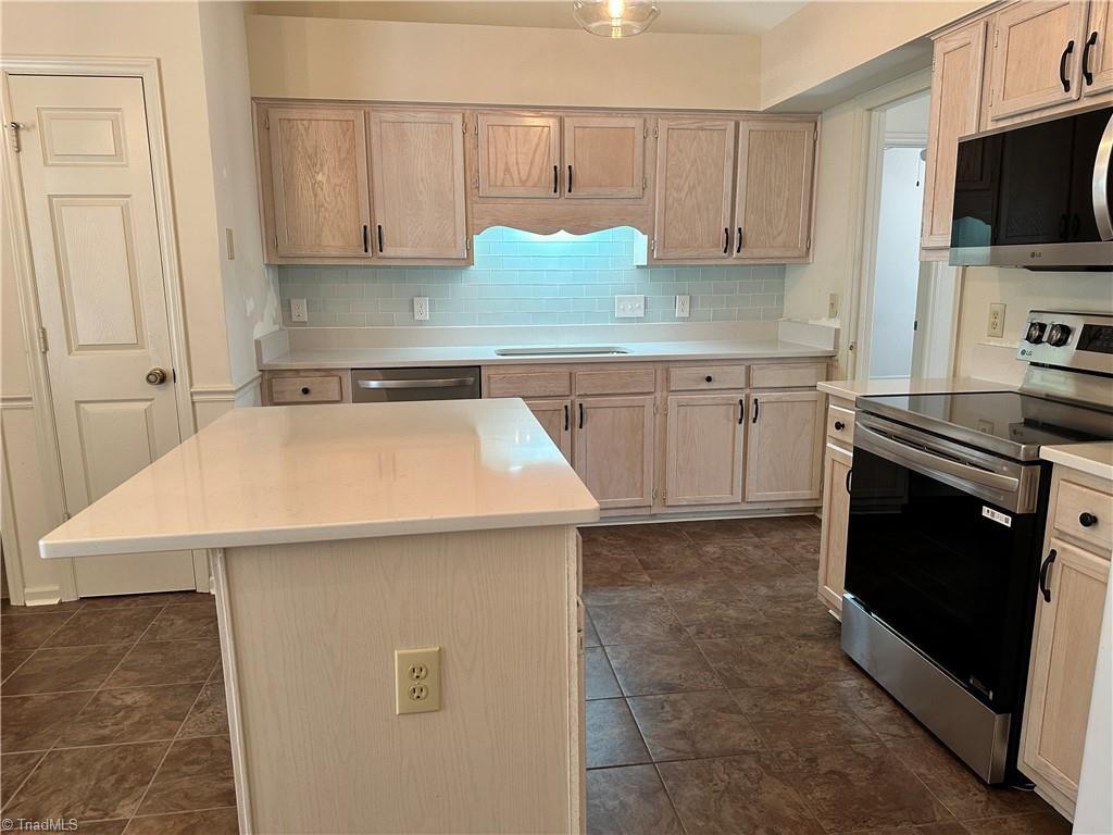 3973 Cobblestone Bend Drive Property Photo 7