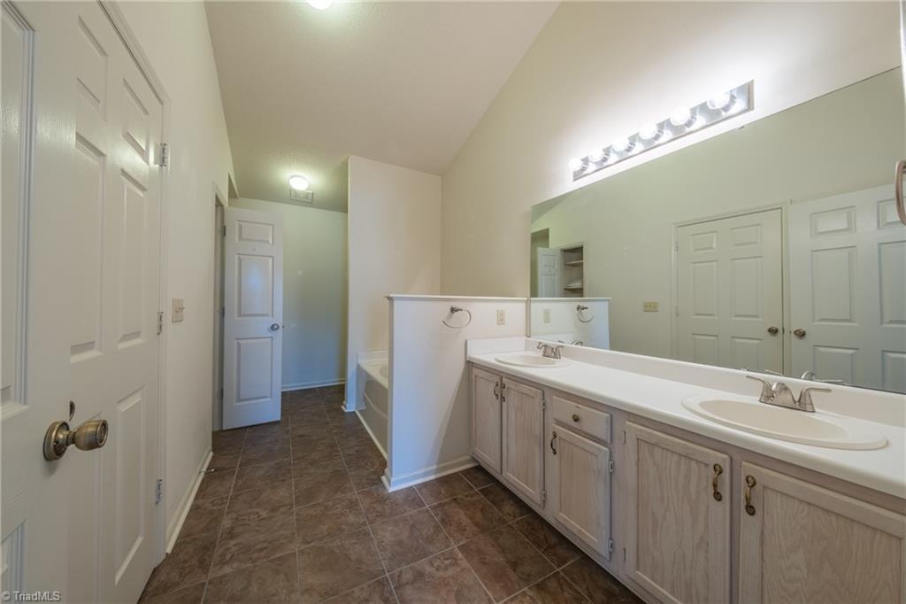 3973 Cobblestone Bend Drive Property Photo 18