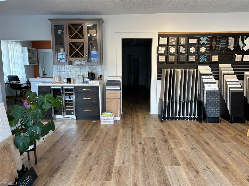 1213 Johnson Street Property Photo 4