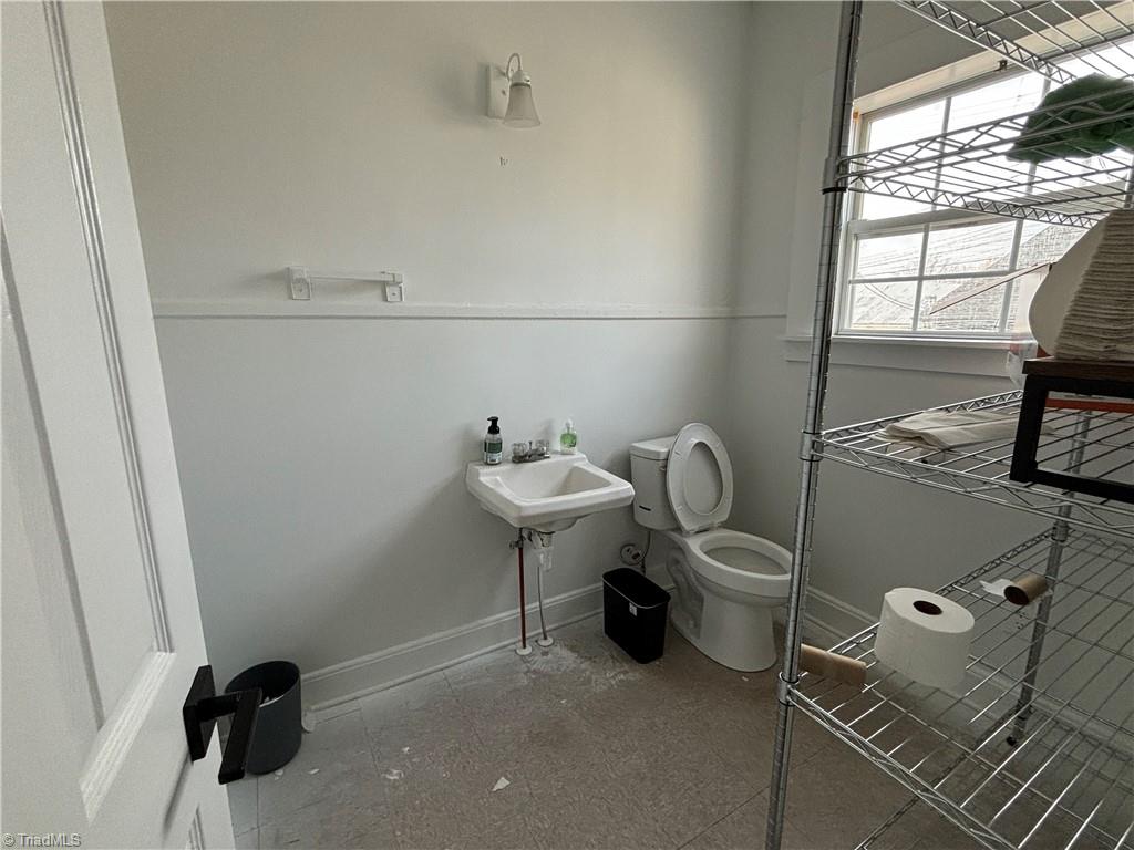 1213 Johnson Street Property Photo 12
