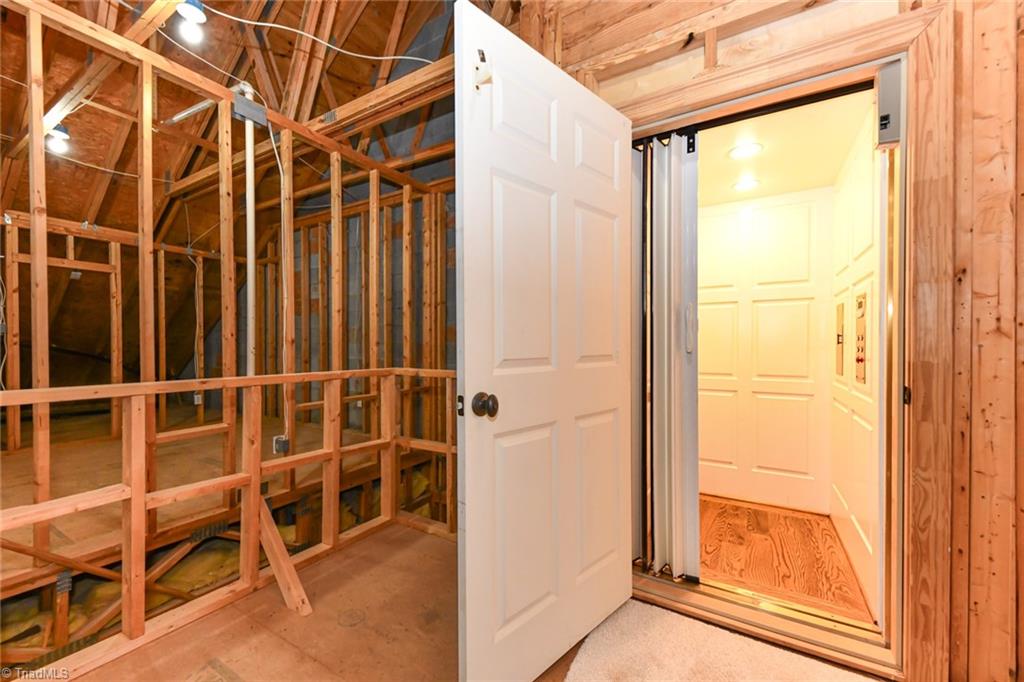 38 Midland Park Lane Property Photo 40