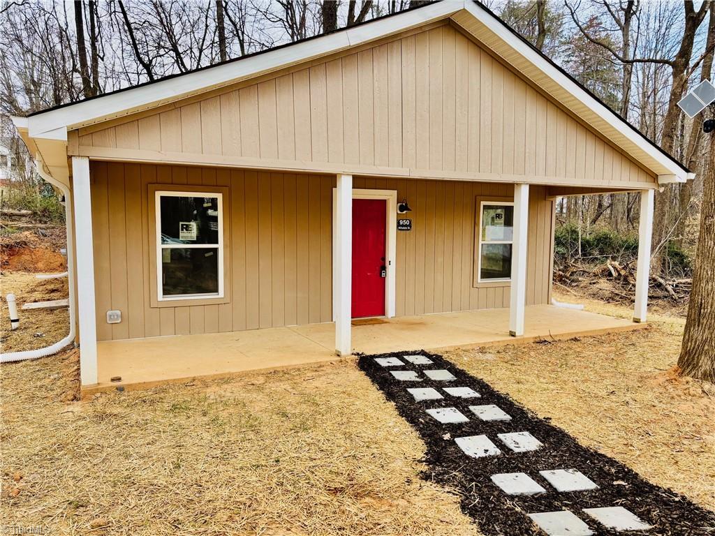 950 Hillsdale Street Property Photo 1