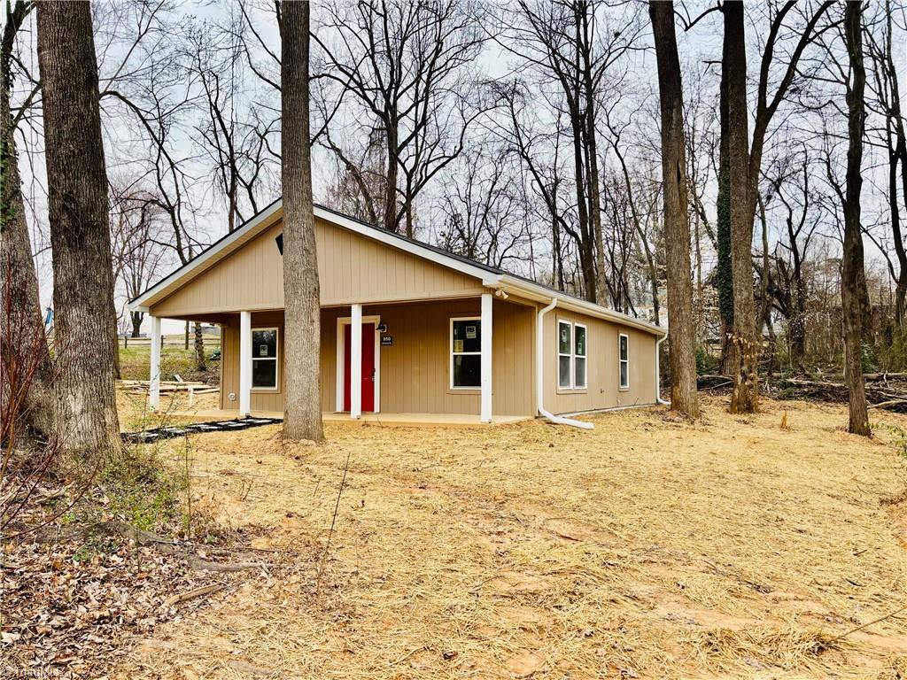 950 Hillsdale Street Property Photo 4