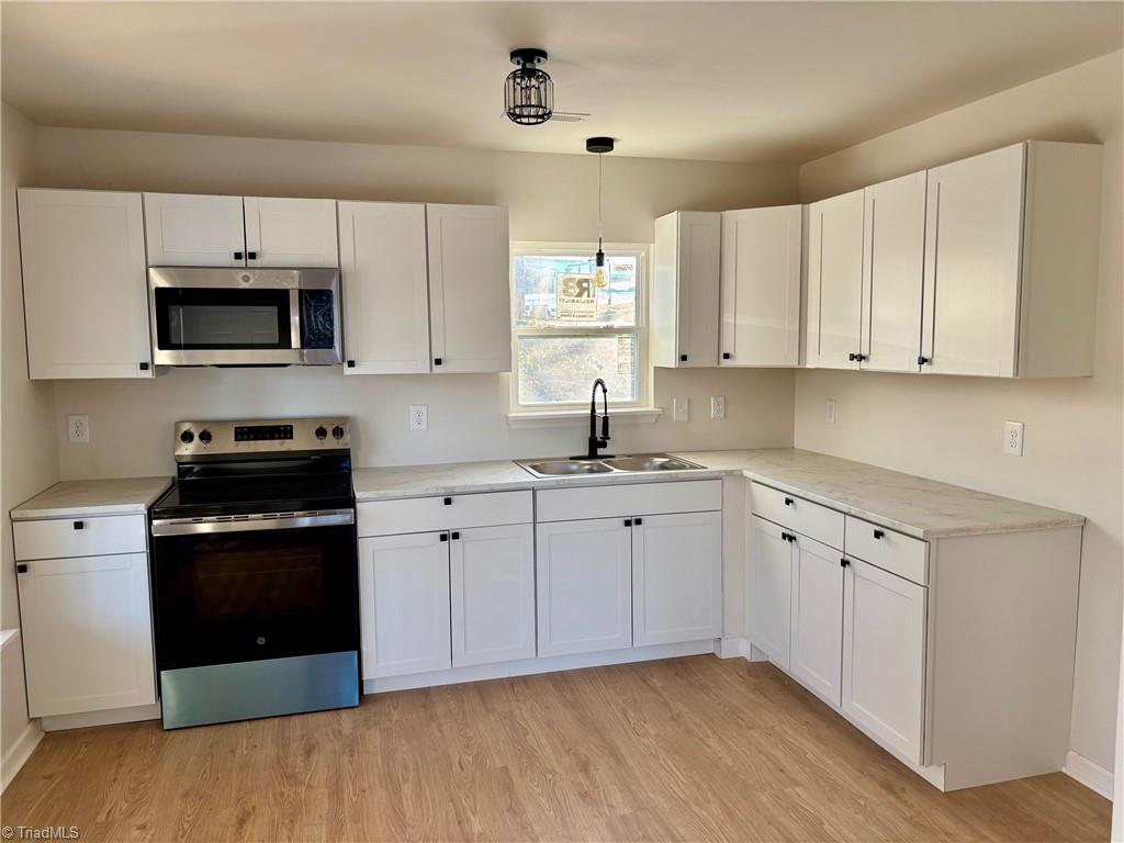 950 Hillsdale Street Property Photo 7