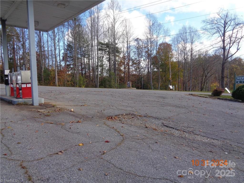 8172 Boone Trail Property Photo 6