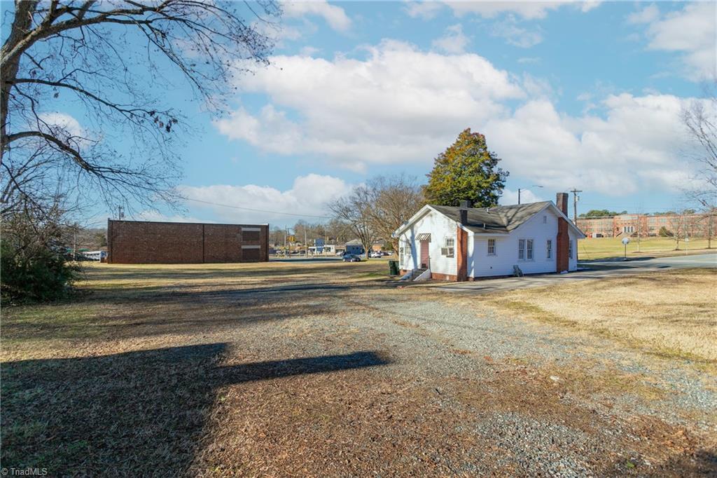 1304 S Church Street Property Photo