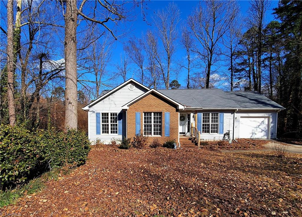 2307 Pineview Drive Property Photo