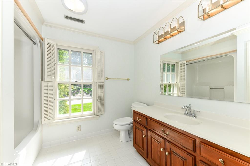 5 Kenbridge Court Property Photo 32