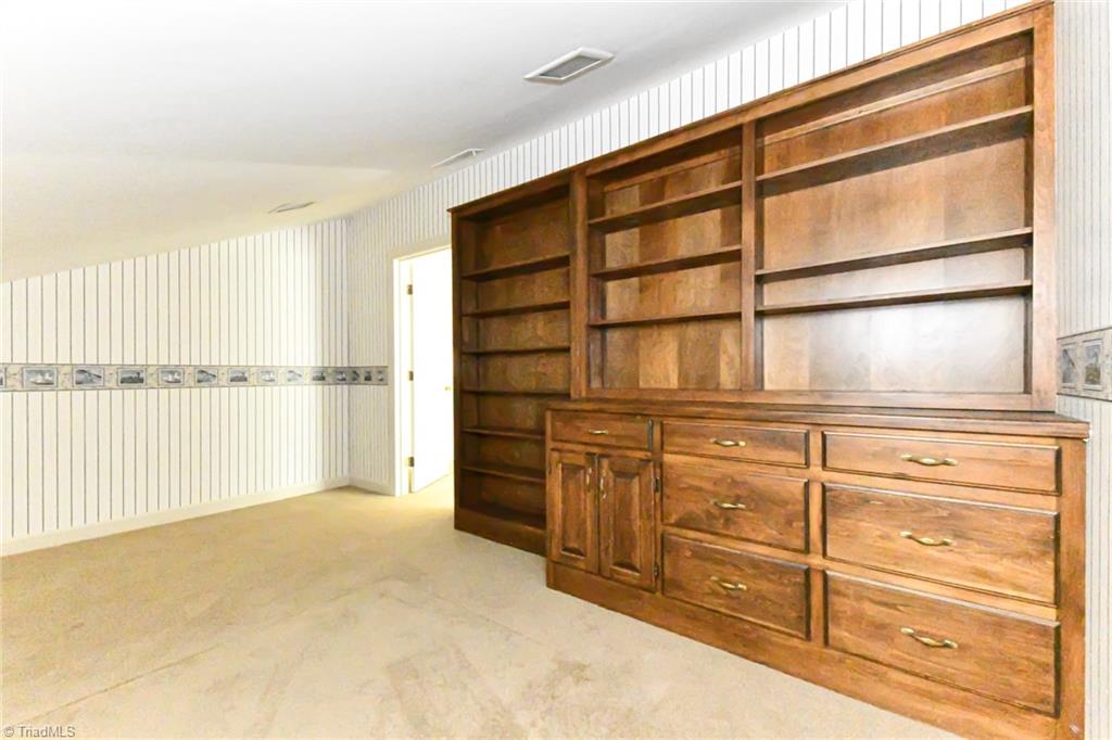 5 Kenbridge Court Property Photo 35